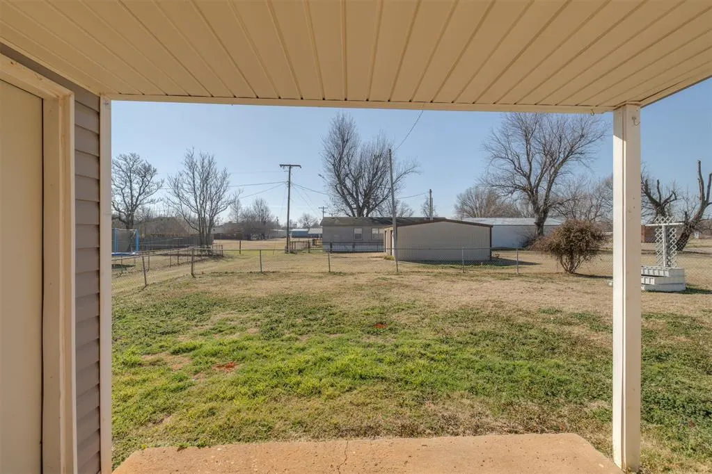 Photo 9 — 109 E Cummings Avenue, Mulhall, OK 73063