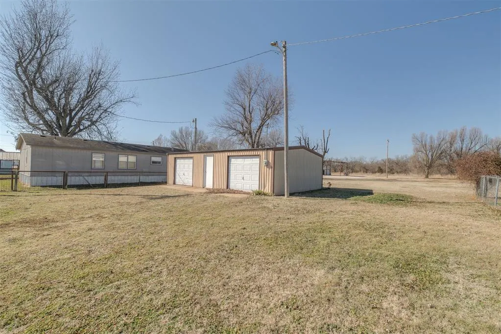 Photo 10 — 109 E Cummings Avenue, Mulhall, OK 73063