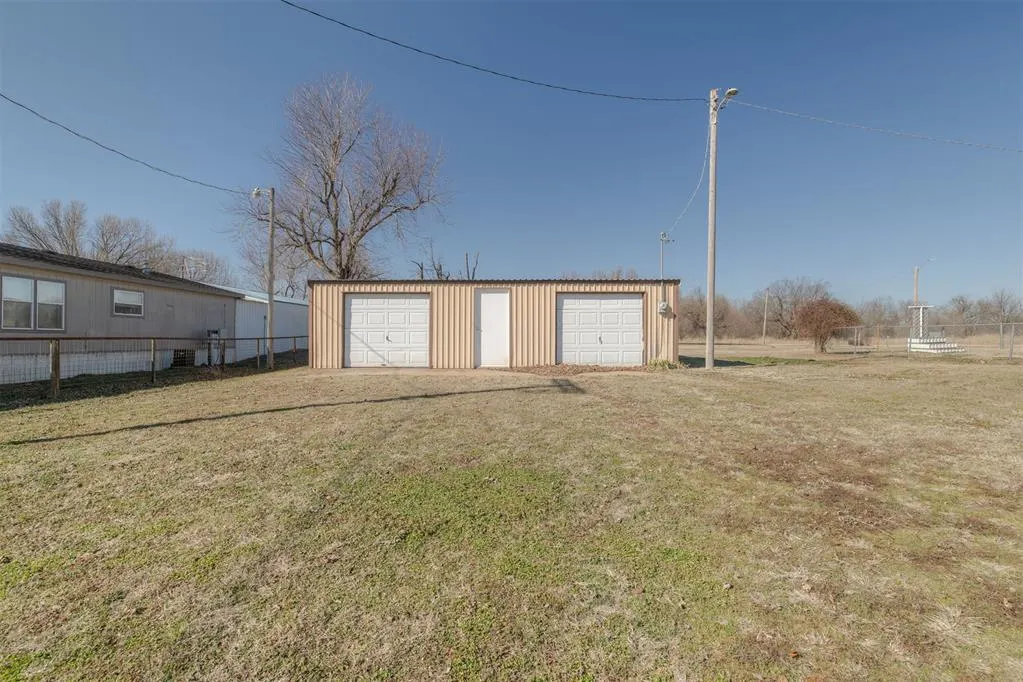 Photo 31 — 109 E Cummings Avenue, Mulhall, OK 73063