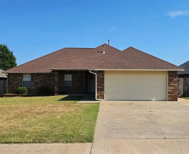 Front exterior — 413 W Pines Way, Mustang, OK 73064
