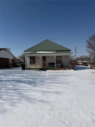 Sold home at 205 N Maple Street