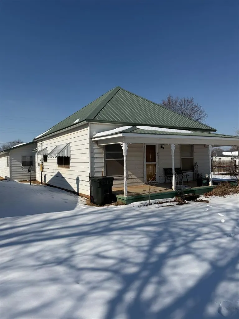 Photo 3 — 205 N Maple Street, Seiling, OK 73663