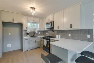 Sold home at 727 SE 19th Street