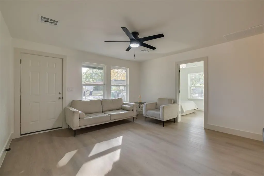 Photo 15 — 727 SE 19th Street, Oklahoma City, OK 73129