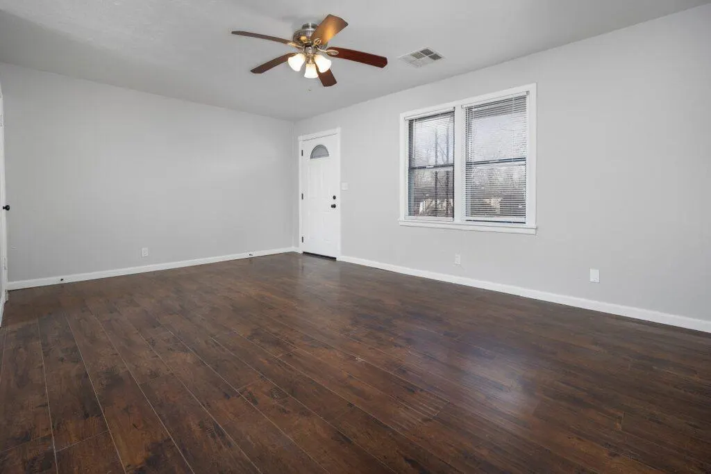 Photo 4 — 5940 NW 58th Terrace, Oklahoma City, OK 73122