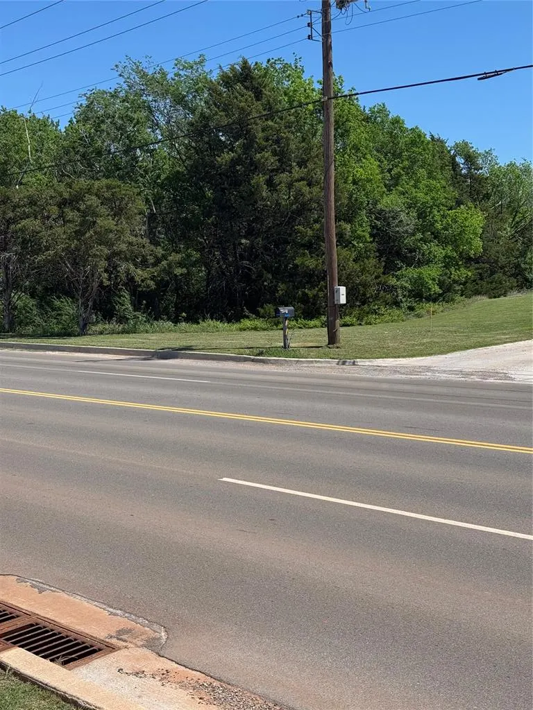 Photo 6 — 10560 N Kelley Avenue, Oklahoma City, OK 73131
