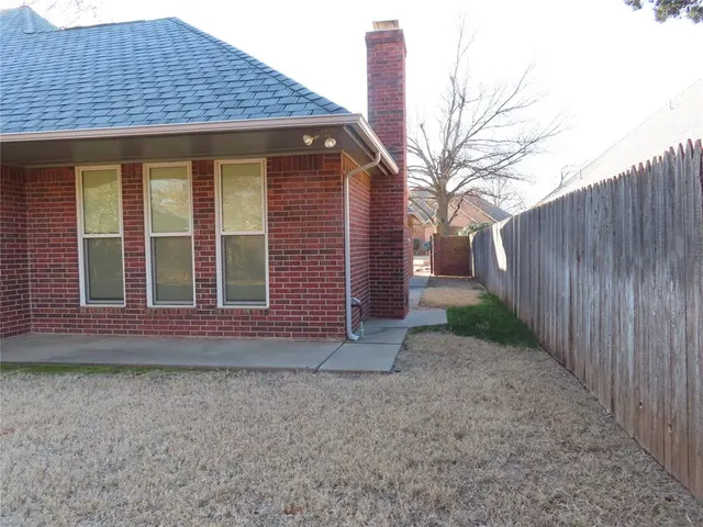 Photo 5 — 2509 SW 123rd Street, Oklahoma City, OK 73170