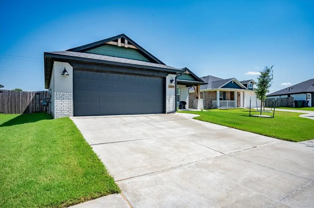 Photo 2 — 11109 NW 136th Terrace, Yukon, OK 73099