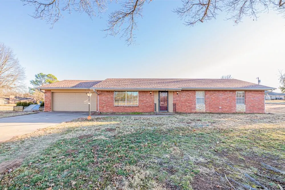 Front exterior — 1211 E 13th Street, Cushing, OK 74023