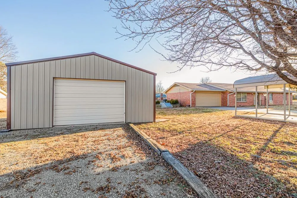 Photo 4 — 1211 E 13th Street, Cushing, OK 74023