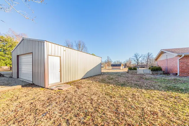 Photo 5 — 1211 E 13th Street, Cushing, OK 74023