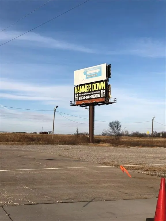 Photo 5 — 715 E Coplin Street, Okemah, OK 74859