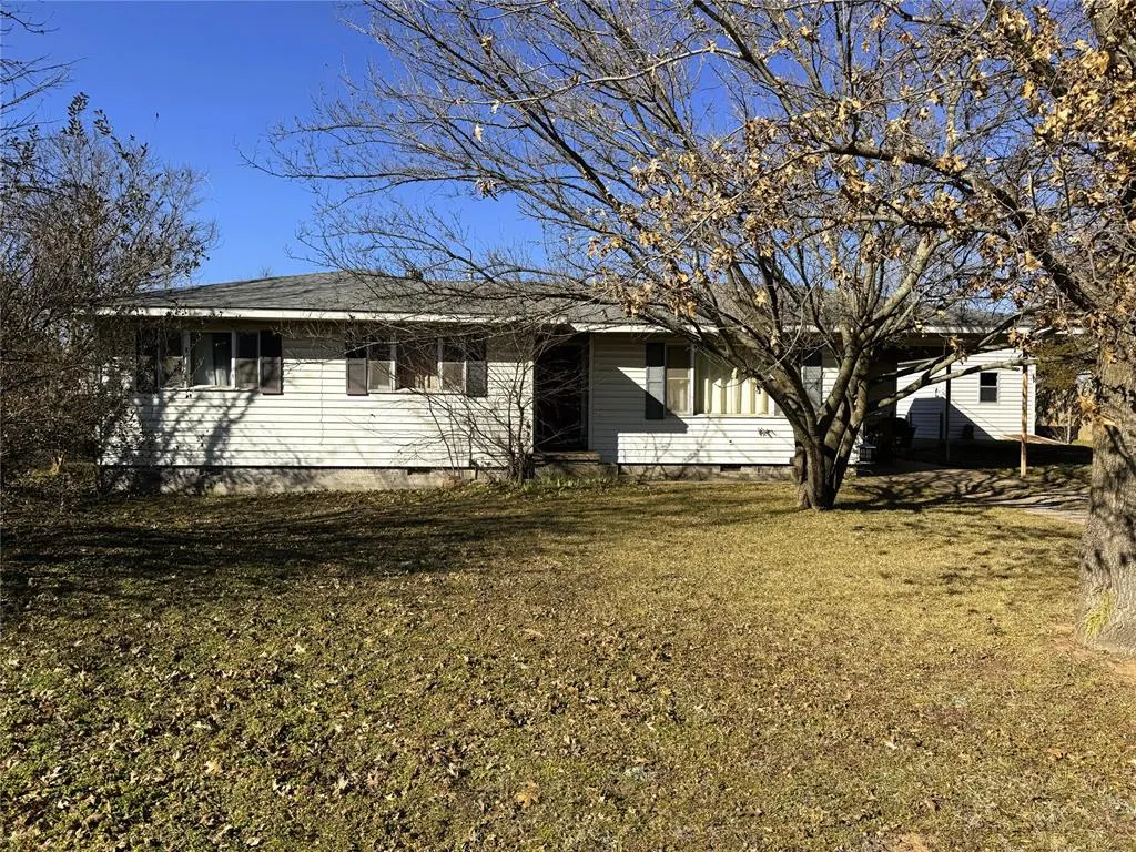 Front exterior — 420 N Dawson Street, Meeker, OK 74855