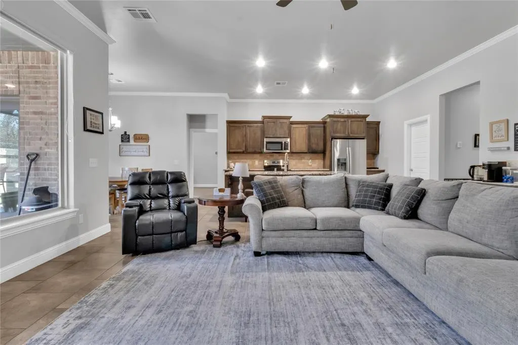 Photo 5 — 15625 Willow Bay Drive, Oklahoma City, OK 73165