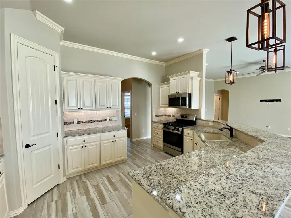 Photo 8 — 15924 Capri Lane, Edmond, OK 73013