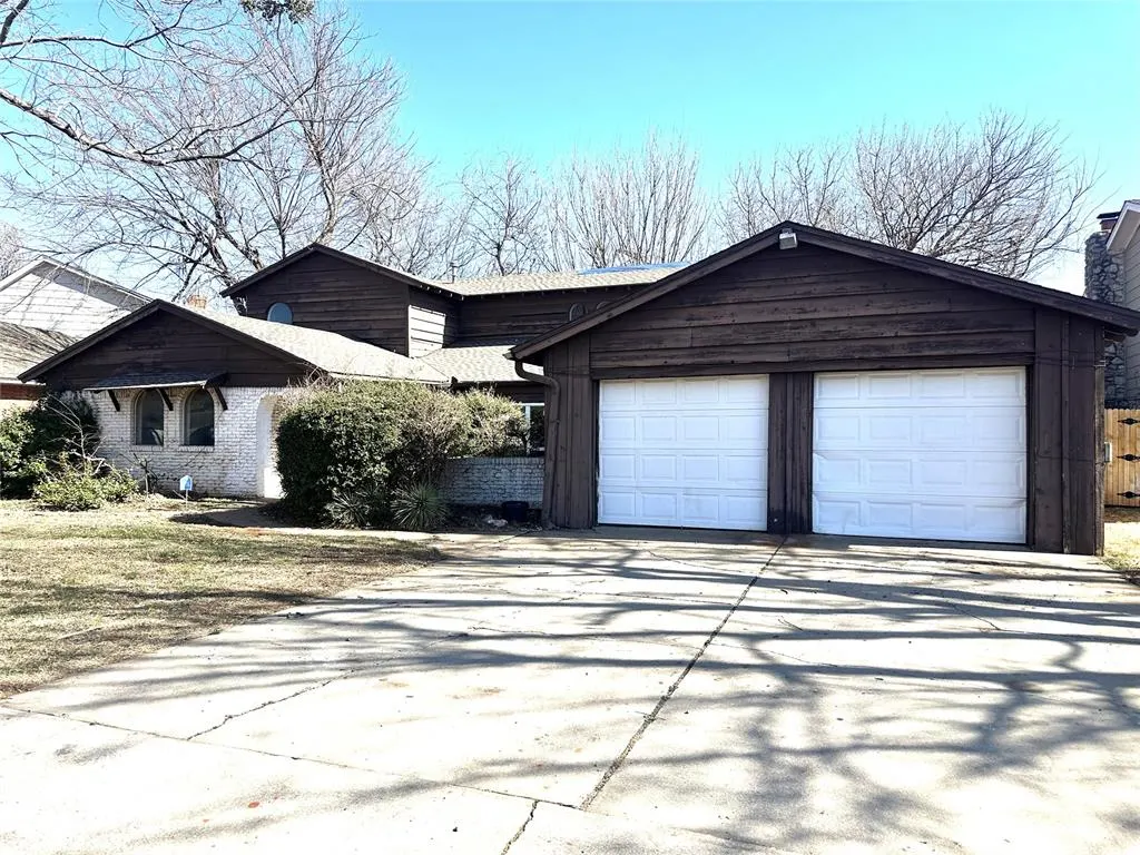 Front exterior — 7212 Lancelot Place, Oklahoma City, OK 73132