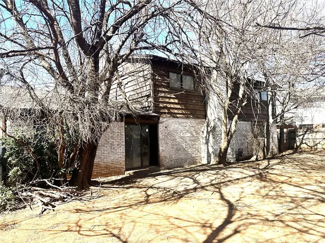 Photo 4 — 7212 Lancelot Place, Oklahoma City, OK 73132