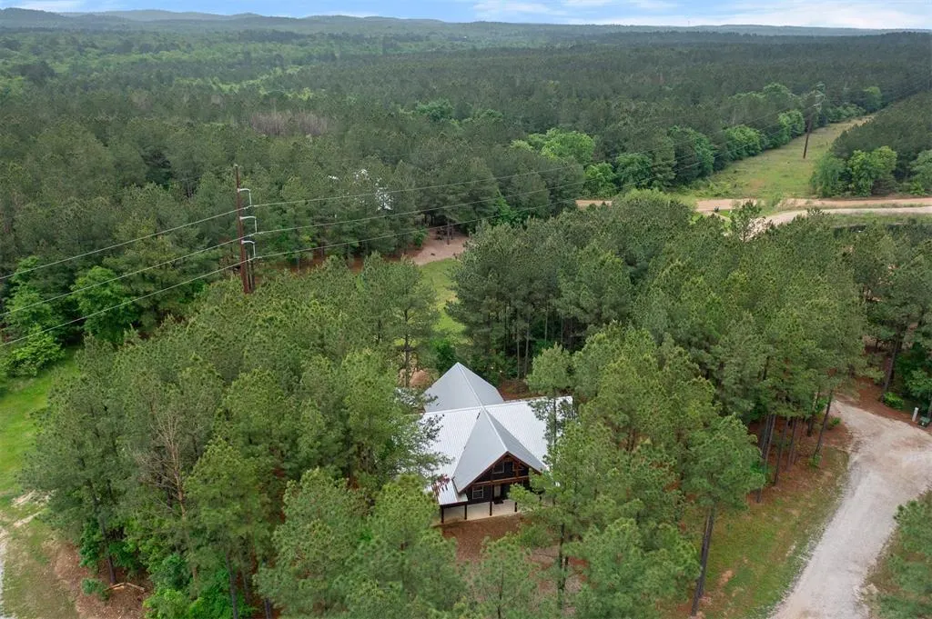 Photo 5 — 521 Lost Creek Trail, Broken Bow, OK 74728