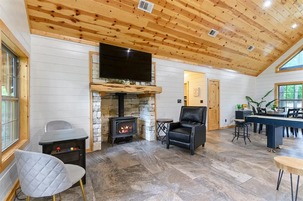 Photo 17 — 521 Lost Creek Trail, Broken Bow, OK 74728