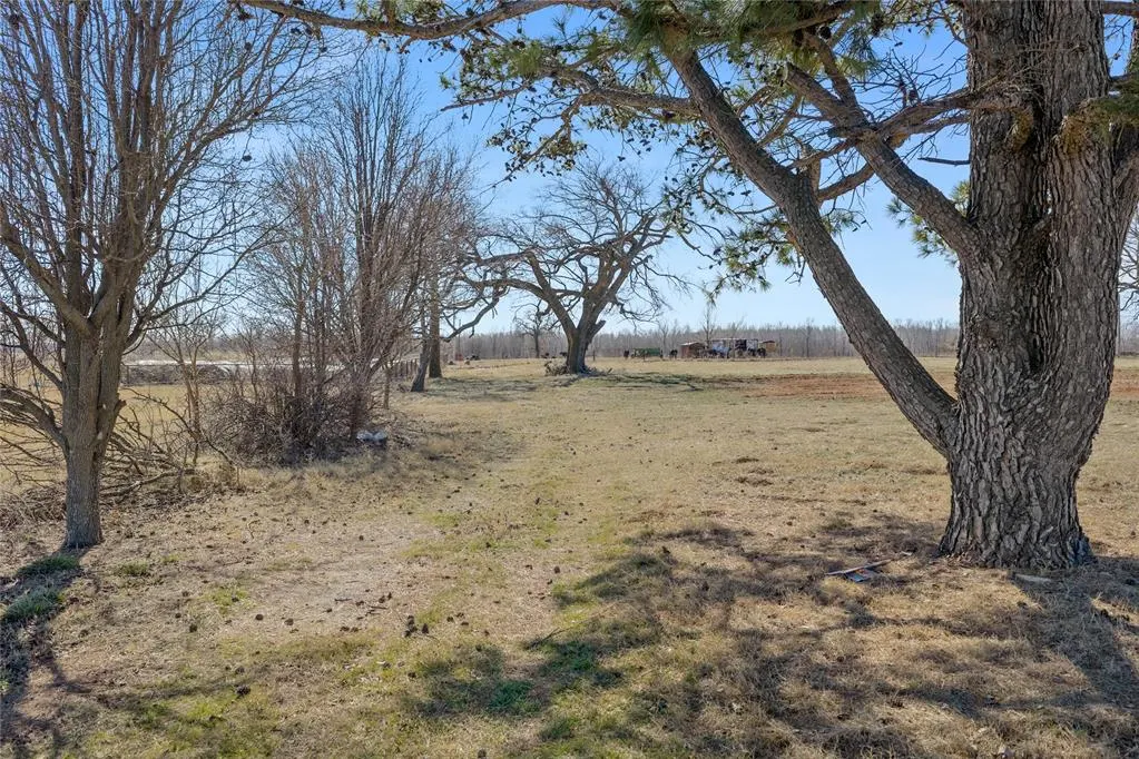 Front exterior — 25820 E County Road 1500, Maysville, OK 73057