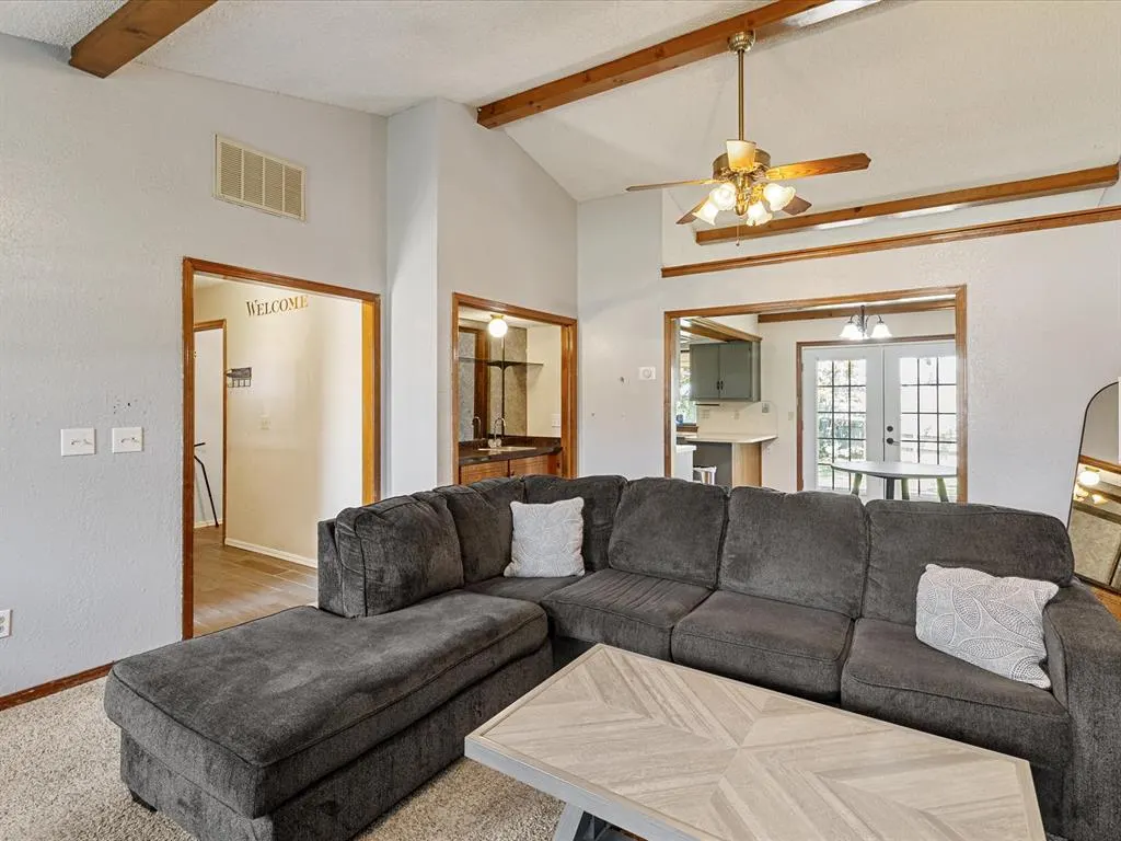 Photo 5 — 1717 Crest Circle, Oklahoma City, OK 73130
