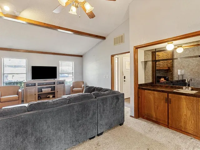 Photo 6 — 1717 Crest Circle, Oklahoma City, OK 73130