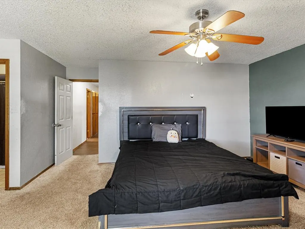 Photo 12 — 1717 Crest Circle, Oklahoma City, OK 73130