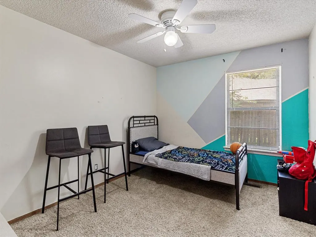 Photo 14 — 1717 Crest Circle, Oklahoma City, OK 73130