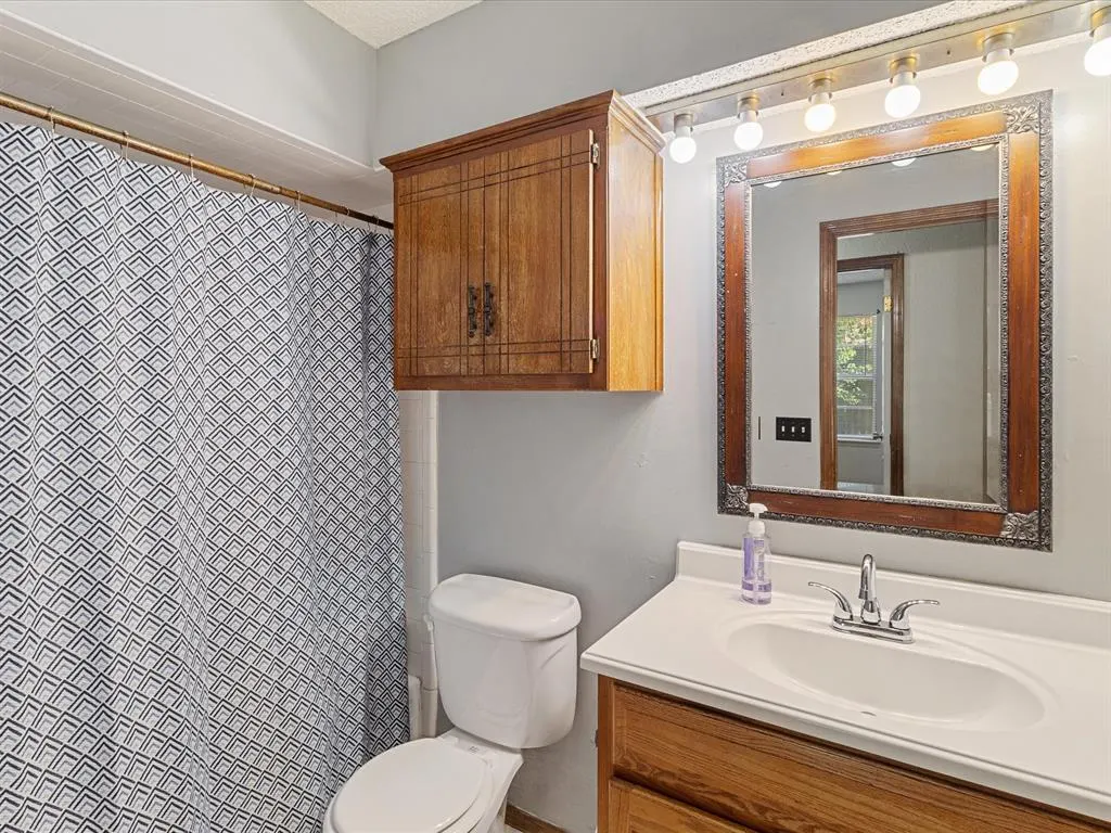 Photo 15 — 1717 Crest Circle, Oklahoma City, OK 73130