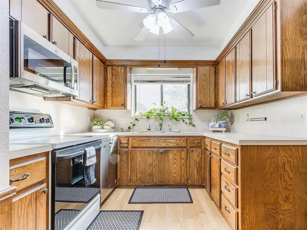 Photo 8 — 9322 S Hudson Avenue, Oklahoma City, OK 73139