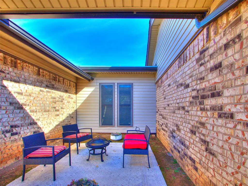 Photo 31 — 9322 S Hudson Avenue, Oklahoma City, OK 73139