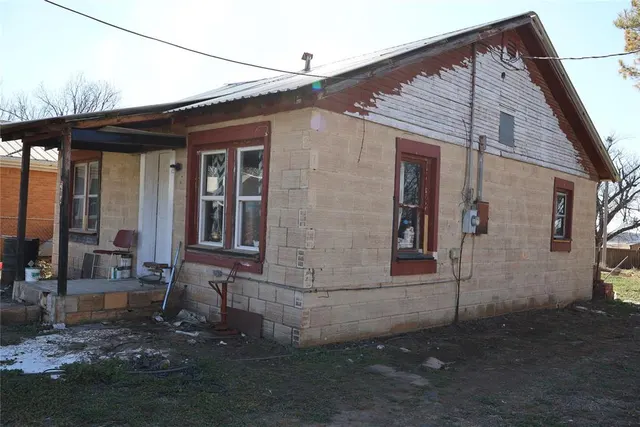 Photo 3 — 204 N Long Avenue, Wynnewood, OK 73098