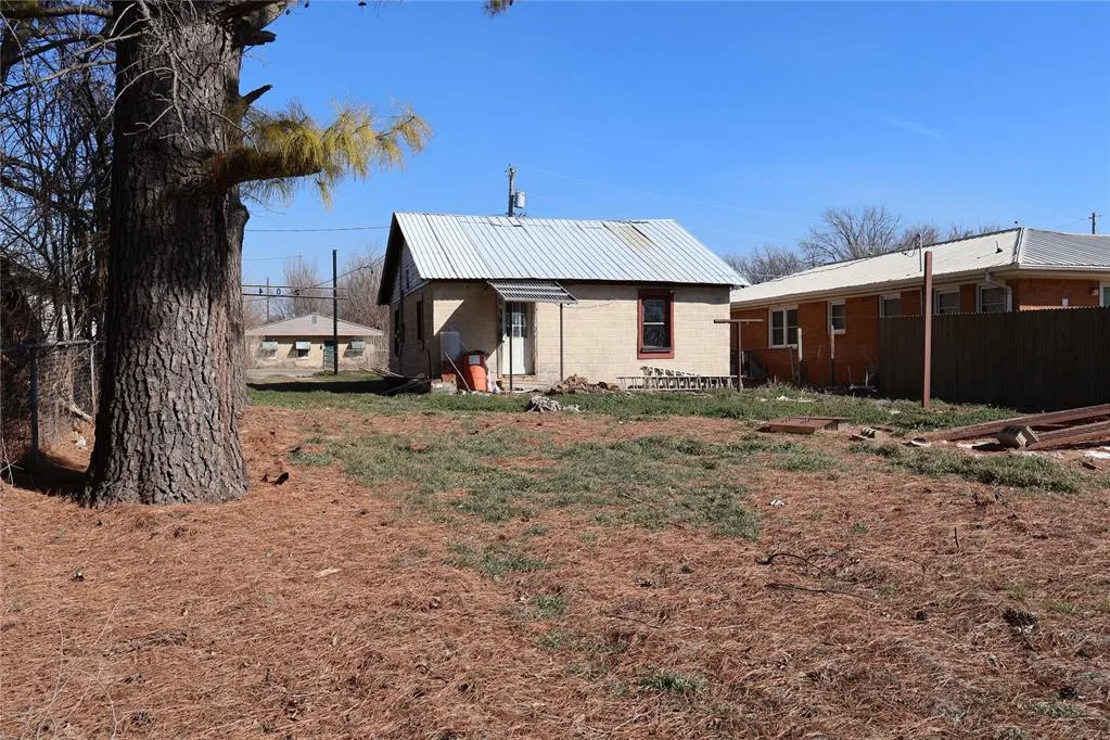 Photo 17 — 204 N Long Avenue, Wynnewood, OK 73098