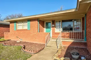 Sold home at 637 E Bouse Drive