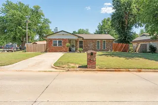 Sold home at 806 S Meadow Lane