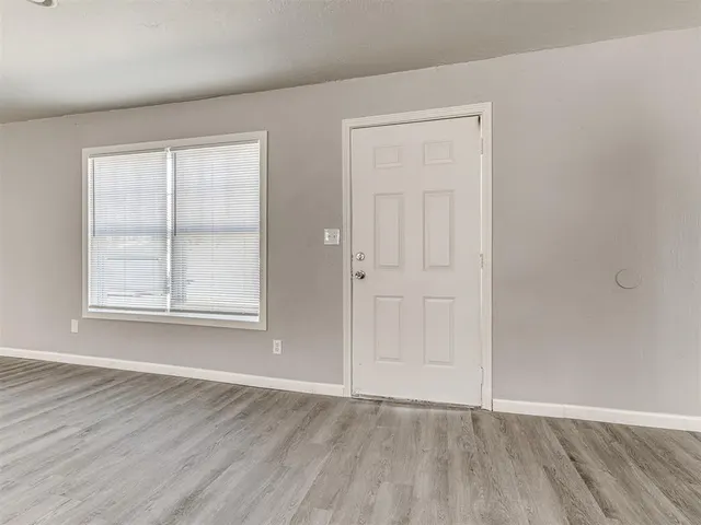 Photo 2 — 19350 8 A Street, Norman, OK 73026