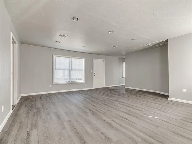Photo 6 — 19350 8 A Street, Norman, OK 73026