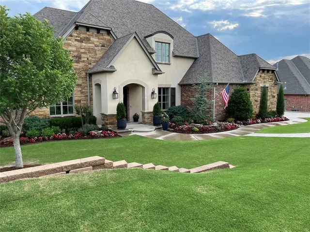 Photo 2 — 1401 Autumn Creek Drive, Edmond, OK 73003