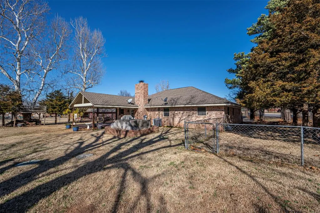 Photo 12 — 732 E Suera Terrace, Mustang, OK 73064