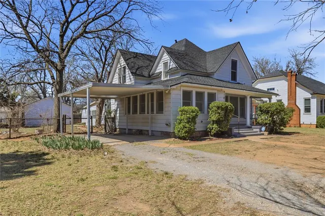 Photo 4 — 127 S Randlett Street, Hobart, OK 73651