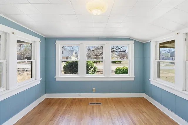 Photo 5 — 127 S Randlett Street, Hobart, OK 73651