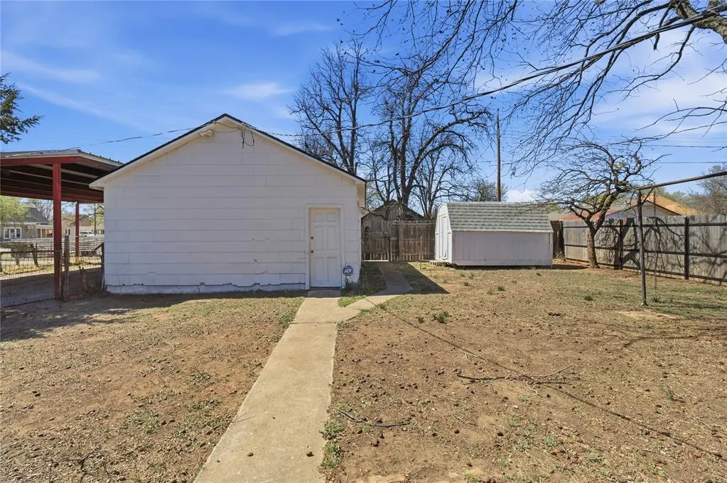 Photo 38 — 127 S Randlett Street, Hobart, OK 73651