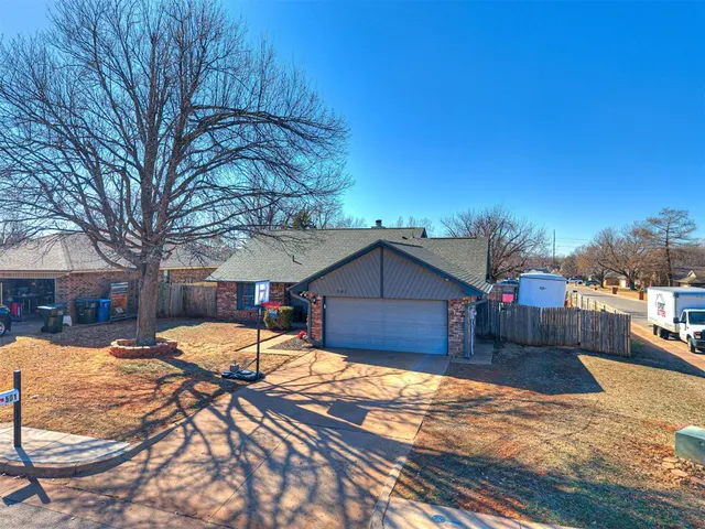 Front exterior — 501 Gray Fox Run, Edmond, OK 73003