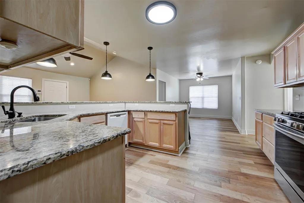 Photo 21 — 6814 NW 45th Street, Bethany, OK 73008