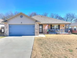 Sold home at 827 Twin Lakes Drive