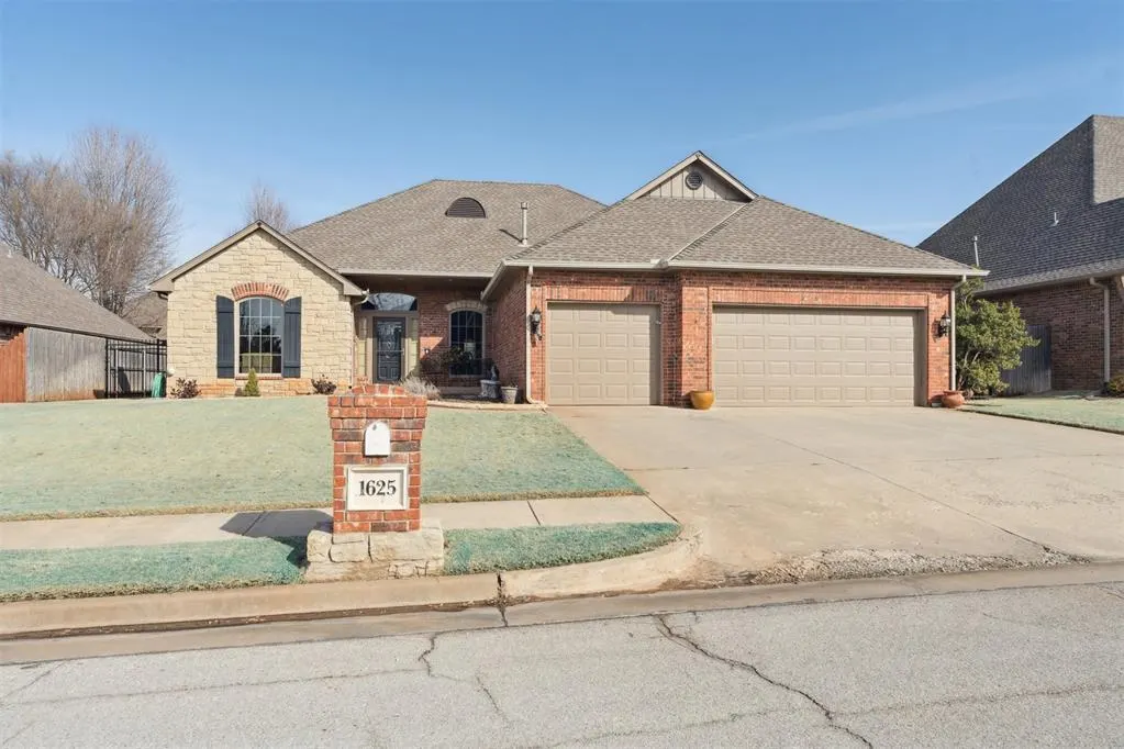 Front exterior — 1625 Deer Park Drive, Edmond, OK 73003