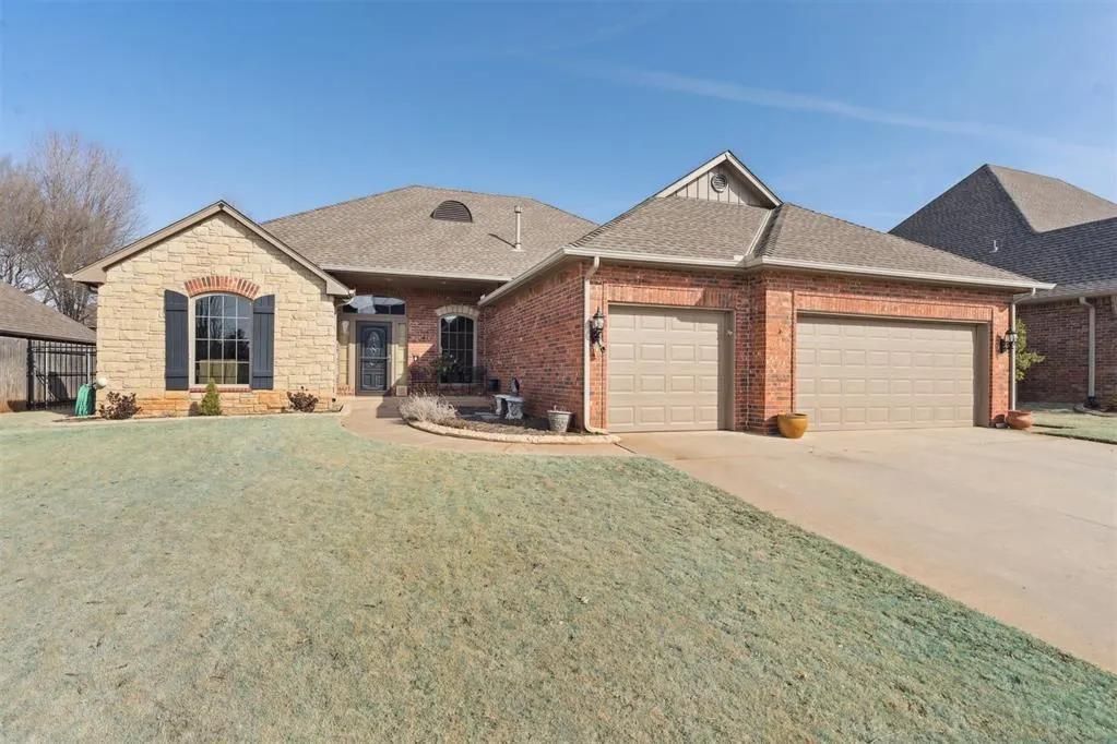 Photo 2 — 1625 Deer Park Drive, Edmond, OK 73003