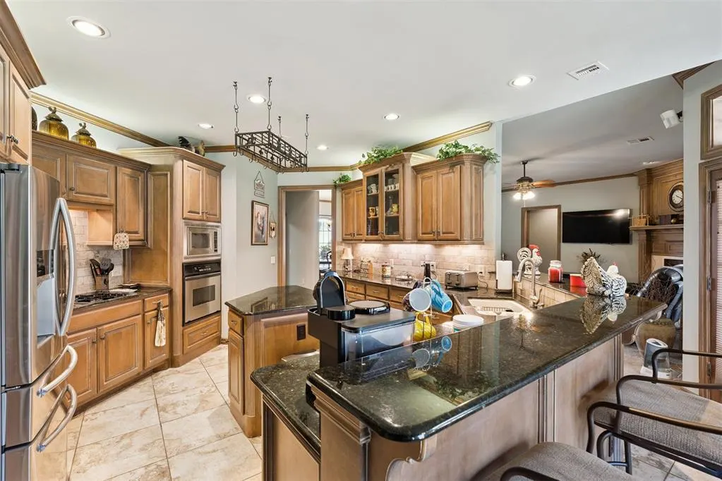 Photo 9 — 1625 Deer Park Drive, Edmond, OK 73003