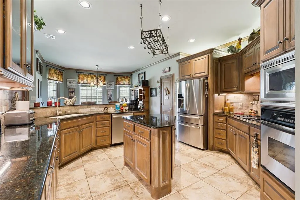 Photo 13 — 1625 Deer Park Drive, Edmond, OK 73003