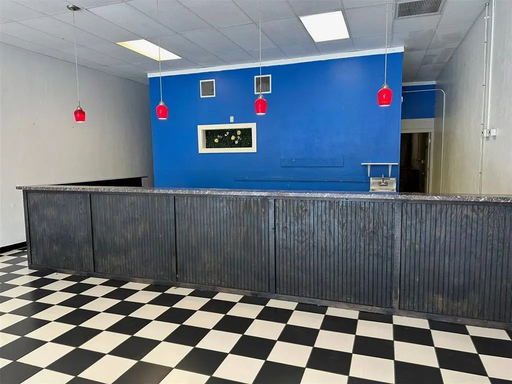 Photo 3 — 205 W Main Street, Purcell, OK 73080